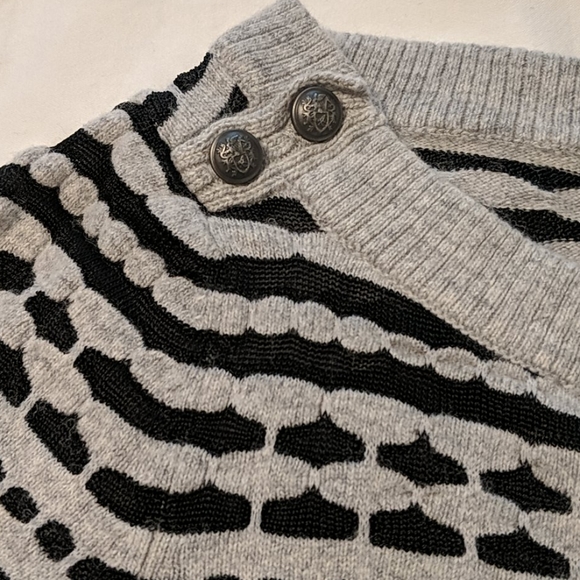 3/4 Sweater - Picture 3 of 3